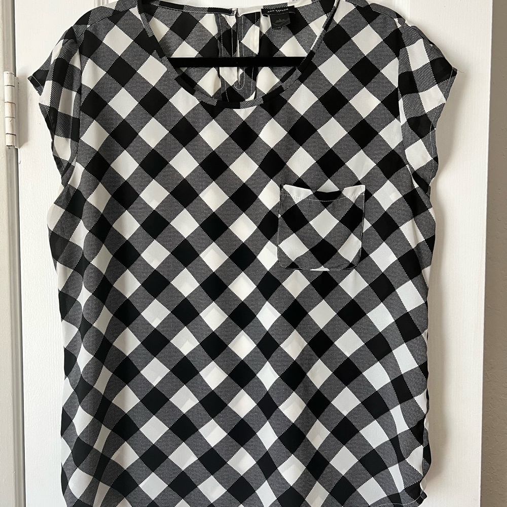 EUC Ann Taylor Black and White Checkered Blouse L
